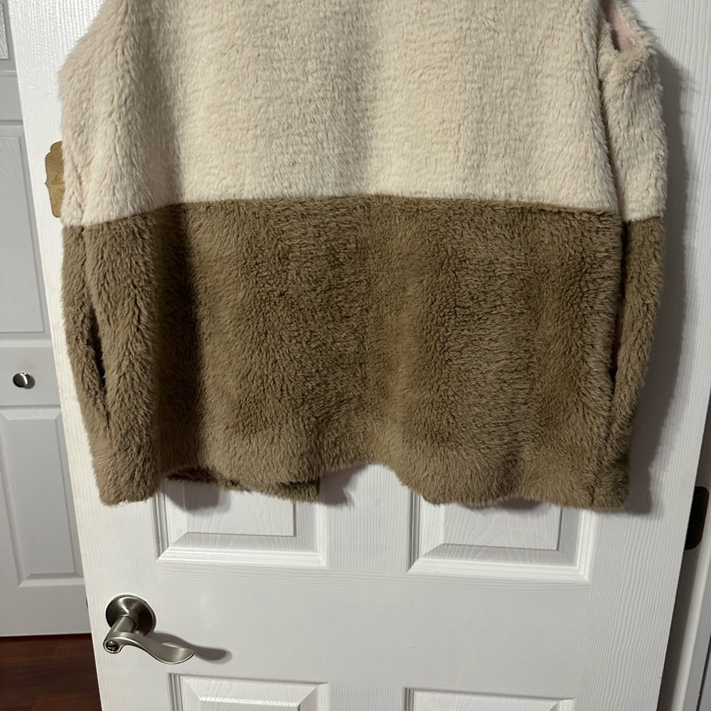 Altar'd State Soft Neoplitan Colorblock Fuzzy Vest - Picture 11 of 16